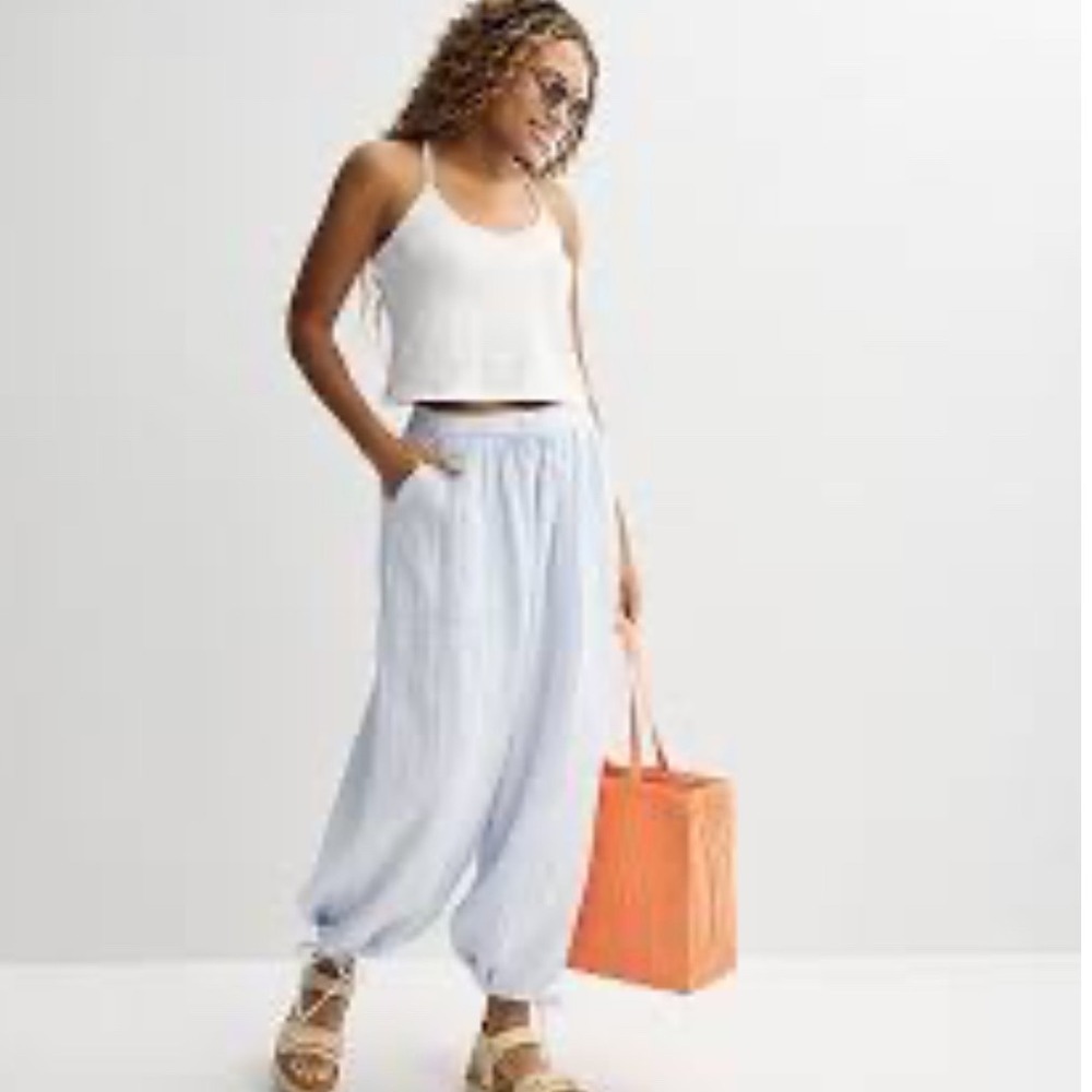 SO Juniors Low Rise Double Gauze Jogger Pants Cream Blue Medium NEW